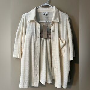 ACOA xl creme colored textured knot short set. Button down top, drawstring short